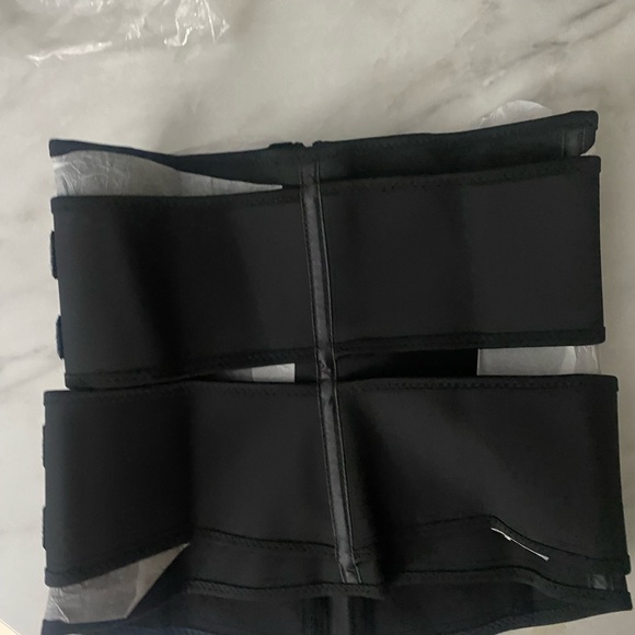 Waist Trainer - Picture 5 of 17